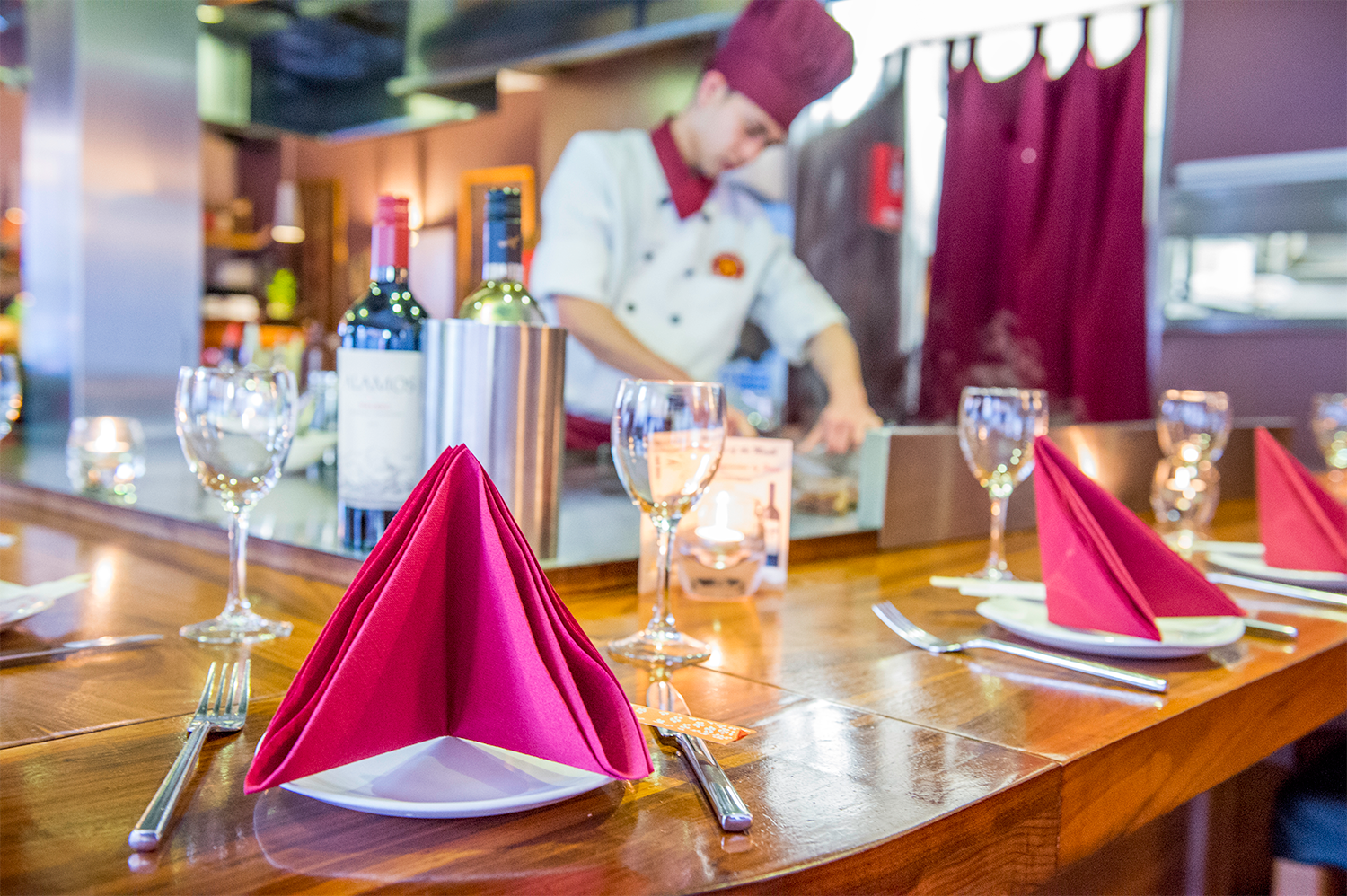 Chef-preparing-food